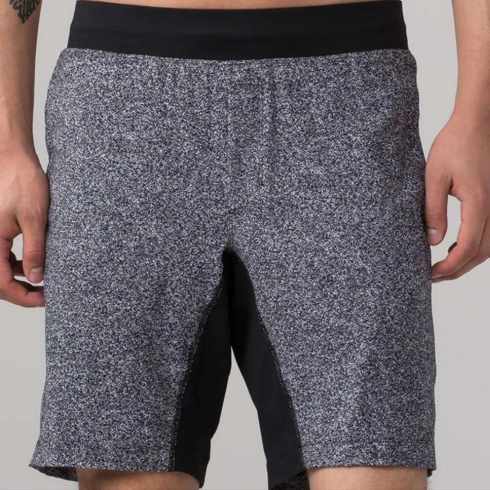 Lululemon athletic short XXL‎